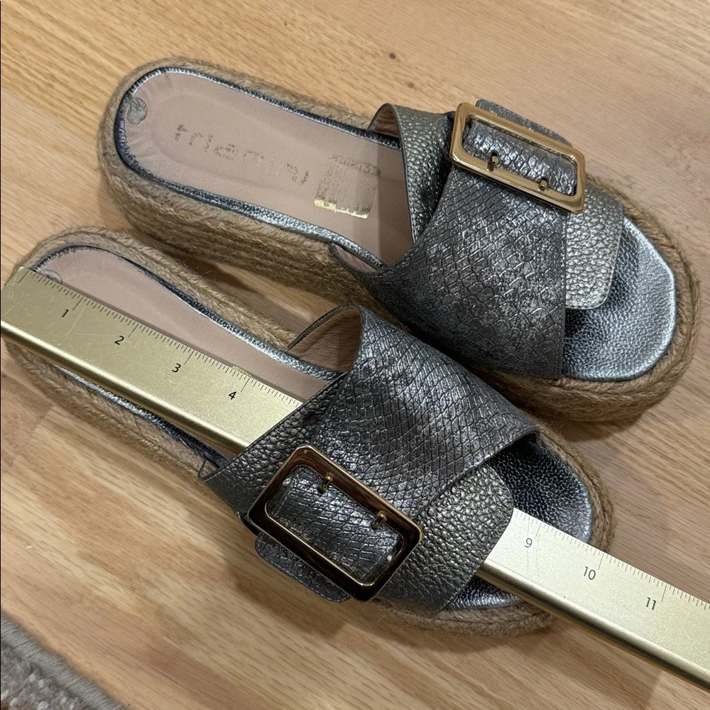 trianimi Platform size 38 / pair of silver espadrille sandals with a gold buckle